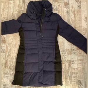 Elie Tahari Navy Black down jacket Size 4 / 6